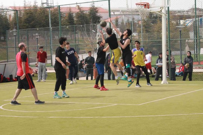 Elazığ’da Sokak Basketbol Turnuvası Düzenlendi
