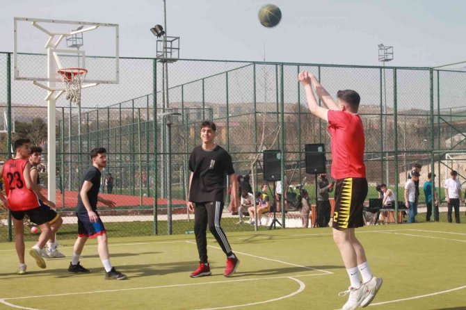 Elazığ’da Sokak Basketbol Turnuvası Düzenlendi