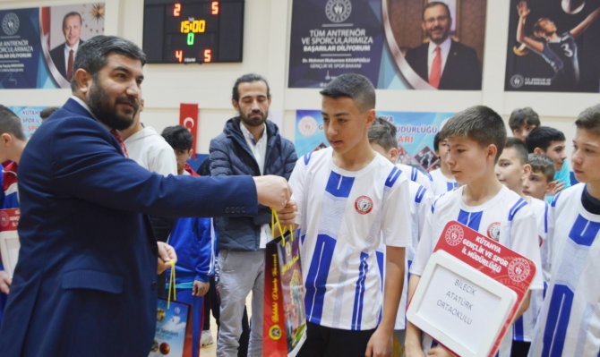 Futsal Grup Müsabakaları Tavşanlı’da Başladı
