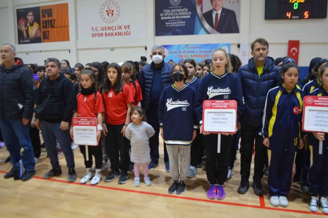 Futsal Grup Müsabakaları Tavşanlı’da Başladı