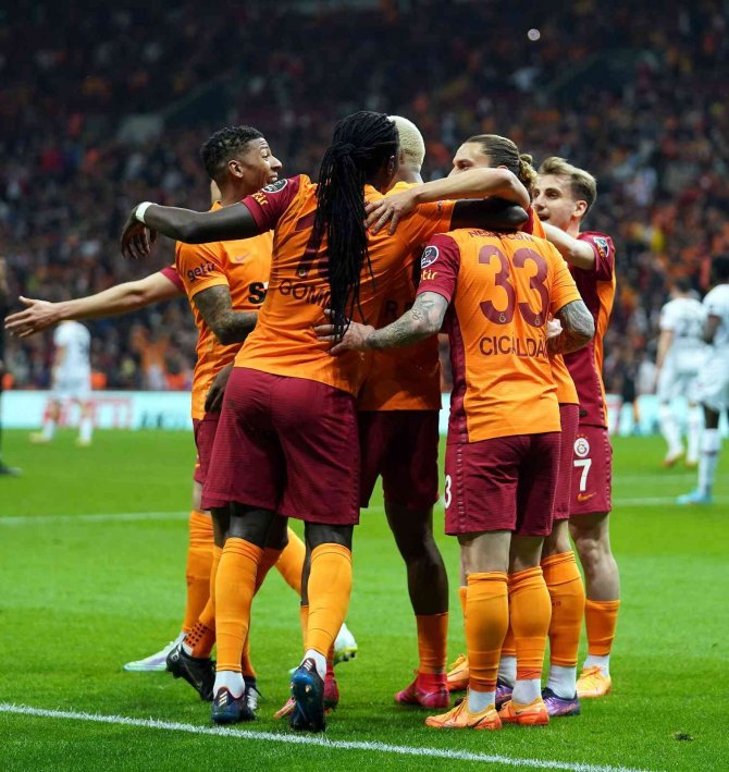Galatasaray’dan Evinde Üst Üste 3. Galibiyet