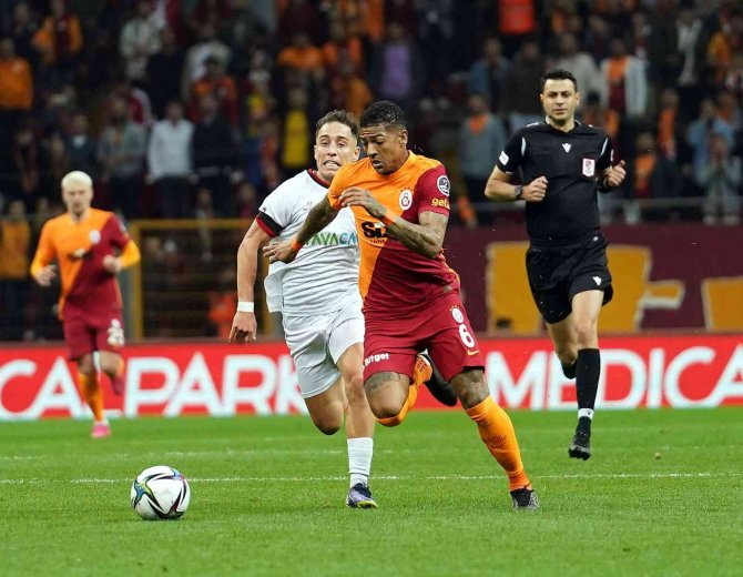 Galatasaray, Karagümrük’ü Süper Lig’de İlk Kez Yendi!