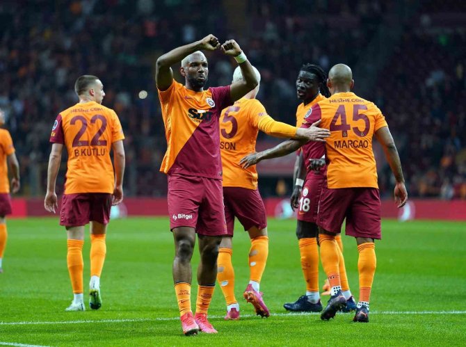 Ryan Babel, Ligdeki İkinci Golünü Attı
