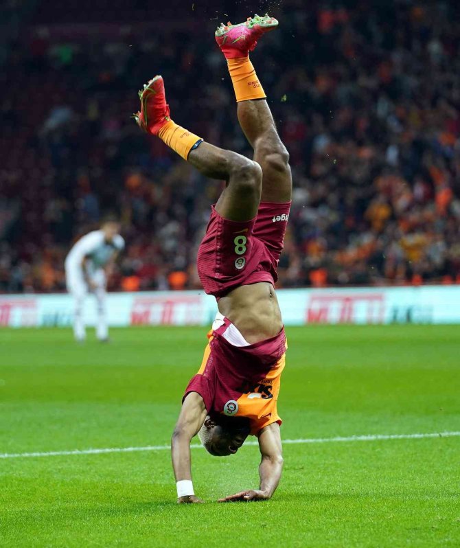 Ryan Babel, Ligdeki İkinci Golünü Attı