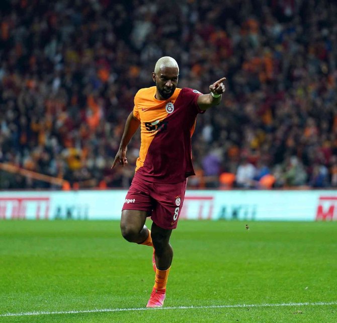 Ryan Babel, Ligdeki İkinci Golünü Attı