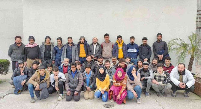 Hatay’da Göçmen Kaçakçılığı Yapan 2 Şüpheli Tutuklandı