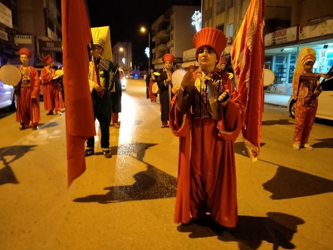Erzinli Vatandaşlar Mehter Marşı İle Sahura Kalktı
