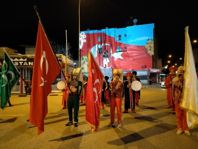 Erzinli Vatandaşlar Mehter Marşı İle Sahura Kalktı