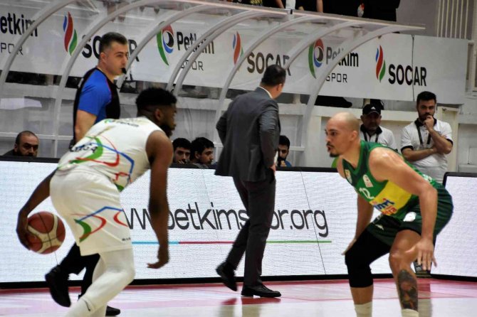 Ing Basketbol Süper Ligi: Aliağa Petkimspor: 70 - Bursaspor: 68