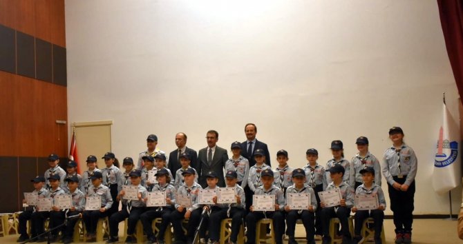 Minik İzcilerden Müthiş Performans