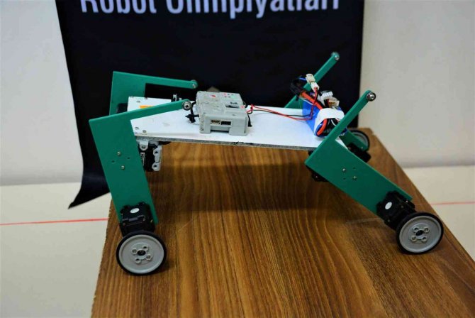 Merdiven Çıkan Robot Yaptılar, Olimpiyatlarda Birinci Oldular