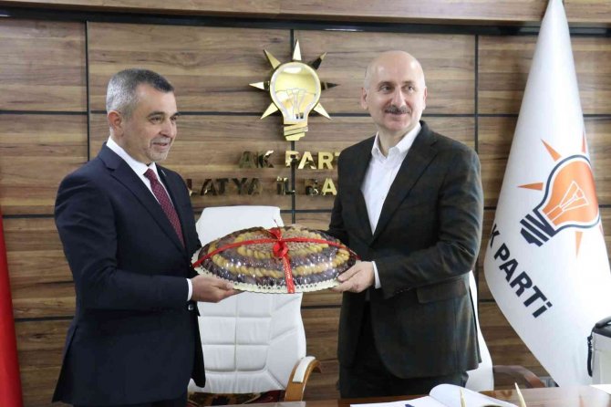 Bakan Karaismailoğlu’ndan Ak Parti Ve Mhp İ̇l Başkanlıklarına Ziyaret