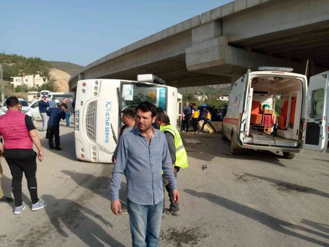 Akkuyu Ngs İşçilerini Taşıyan Servis Otobüsü Devrildi: 11 Yaralı