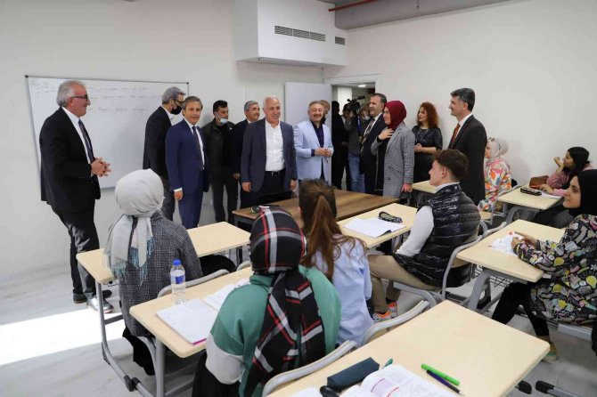 Akdeniz Belediyesi Etüt Merkezi Açıldı