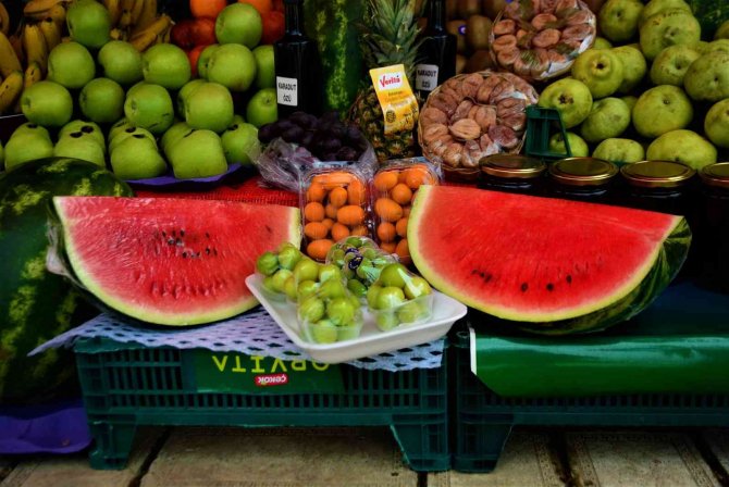 Erik Tezgaha İndi, Tanesi 10 Liradan Satılıyor