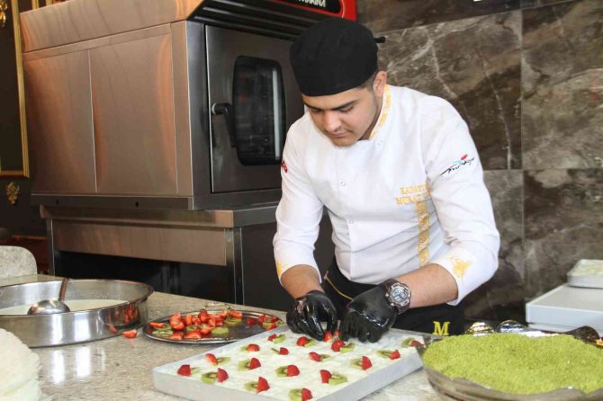 Ramazan Ayının Gülü Tezgahlardaki Yerini Almaya Başladı