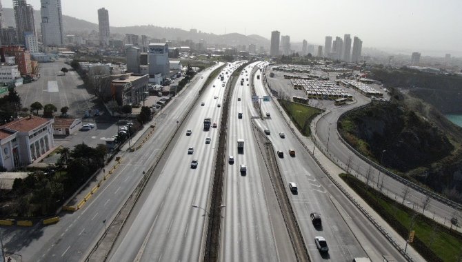 Ramazan Ayının İlk Gününde İ̇stanbul’da Trafik Yollar Boş Kaldı