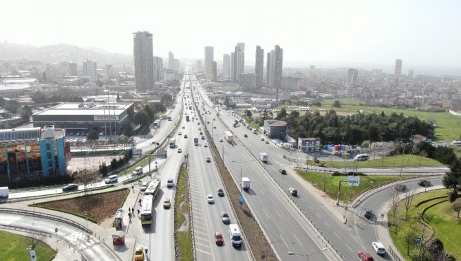 Ramazan Ayının İlk Gününde İ̇stanbul’da Trafik Yollar Boş Kaldı