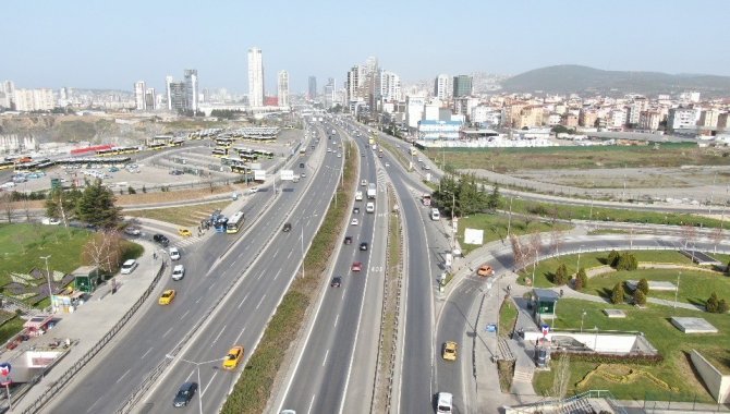 Ramazan Ayının İlk Gününde İ̇stanbul’da Trafik Yollar Boş Kaldı