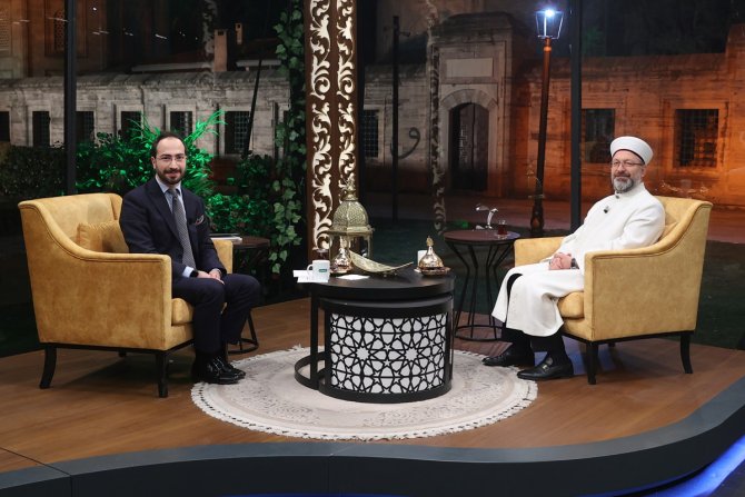 Diyanet İ̇şleri Başkanı Erbaş: "Namaz Çok Önemli, Namaz Dinin Direği, Müminin Miracıdır"