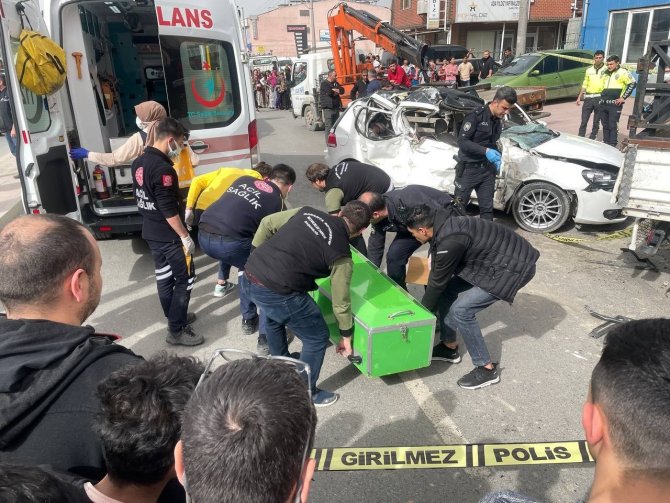 Feci Kazada Hayatını Kaybeden 2 Kişi Kocaeli’de Toprağa Verildi