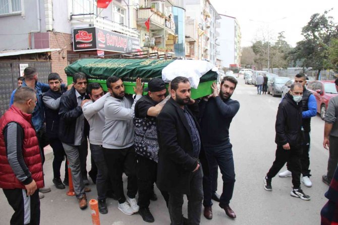Feci Kazada Hayatını Kaybeden 2 Kişi Kocaeli’de Toprağa Verildi