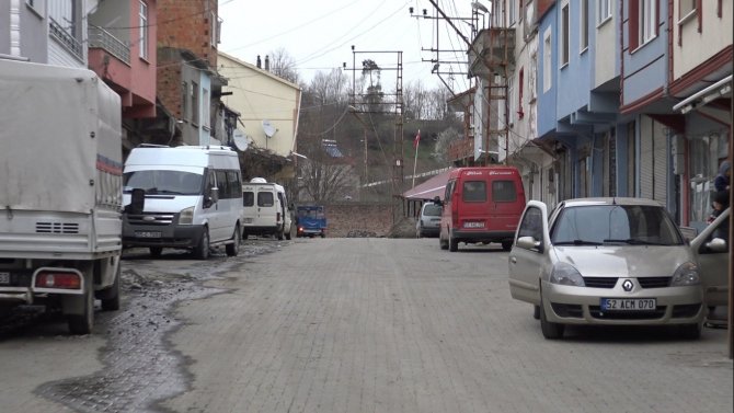 Aynı Sokaktaki Kapı Komşuları 2 Dakika Farkla İftar Açıyor