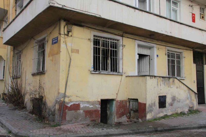 Yangında Ev Zarar Gördü