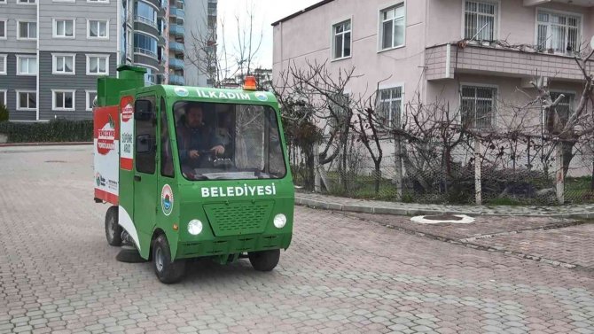 Belediye Elektrikli Süpürge Aracı Üretti