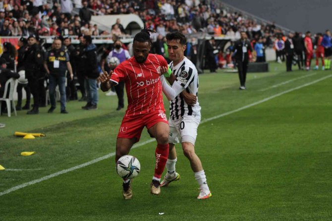 Spor Toto Süper Lig: Altay: 1 - Antalyaspor: 2 (Maç Sonucu)