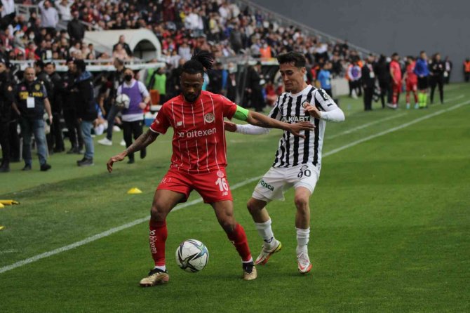 Spor Toto Süper Lig: Altay: 1 - Antalyaspor: 2 (Maç Sonucu)
