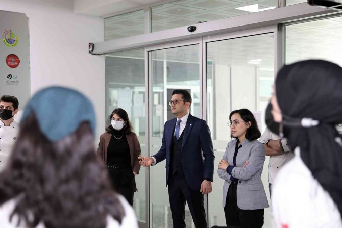 Subü’lü Öğrenciler Akdeniz Lezzetleriyle Hünerlerini Sergiledi