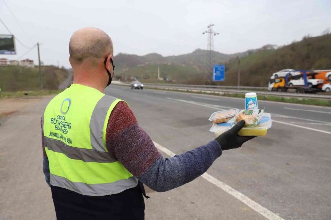 Tır Şoförleri İftar Saatini Ordu’ya Göre Ayarlıyor