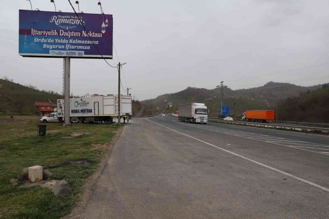 Tır Şoförleri İftar Saatini Ordu’ya Göre Ayarlıyor