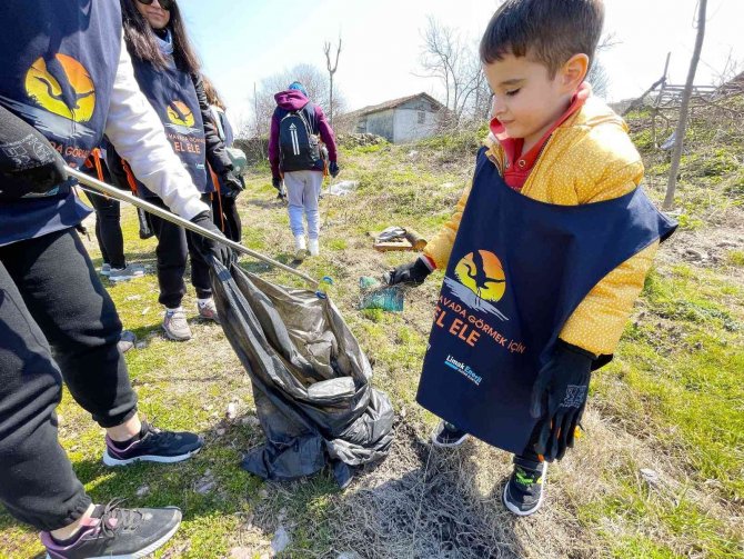 Uludağ Elektrik Ve Yeşim, Leyleklerin Göç Yollarını Temizledi