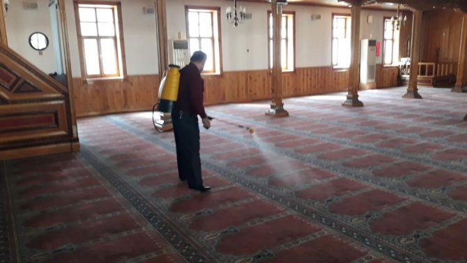 Alaplı’da Camiler Gül Suyu İle Yıkandı