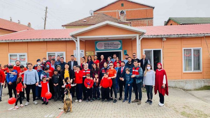 Şila Ve Jandarma Ekipleri Otizmli Çocukları Sevindirdi