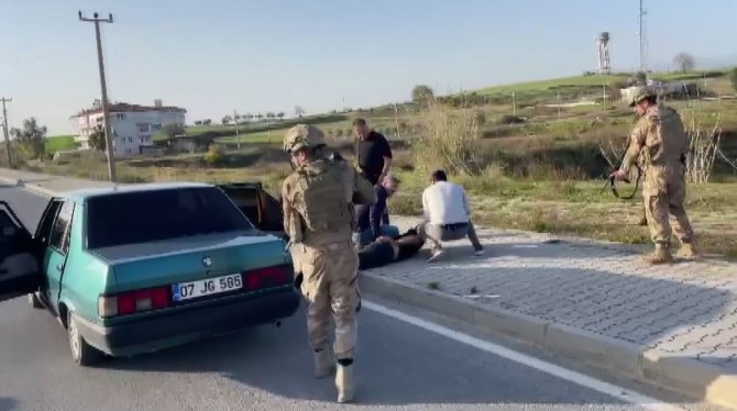 Sahur Vakti Bir Genci Öldüren Şahsı Saklamak İsteyen 2 Kişi Yakalandı