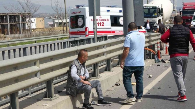 Kararsız Sürücü Karayolunu Savaş Alanına Çevirdi: 2 Yaralı