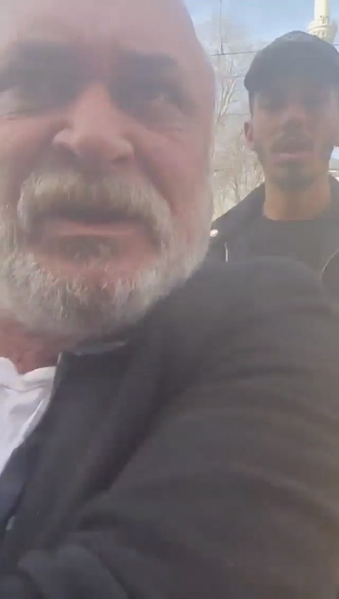 İ̇stanbul’da Vatandaş “Sadece Turist” Alan Boş Taksileri Görüntüledi: Güpegündüz Taksicilerin Saldırısına Uğradı