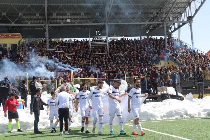 Bitlis Özgüzelderespor Şampiyon Oldu