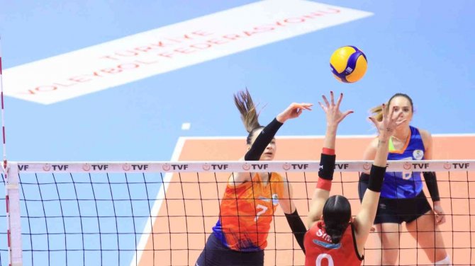 Çukurova Belediyespor, Karşıyaka’yı 3-0 Yendi