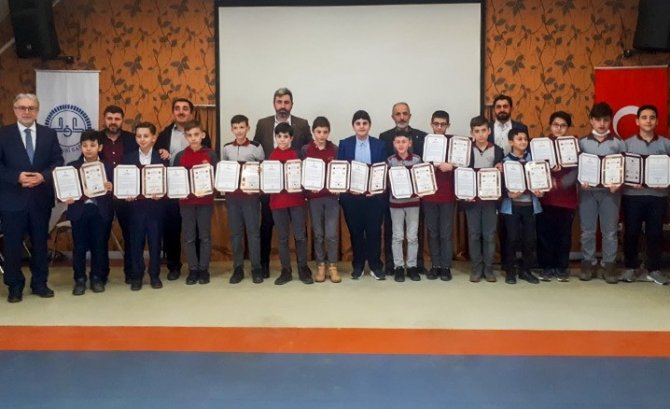 Düzce’de 34 Öğrenciye Hafızlık Belgeleri Takdim Edildi