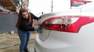 Kadın Girişimciler Seyyar Satıcılığı Bırakıp Oto Yıkama Açtılar
