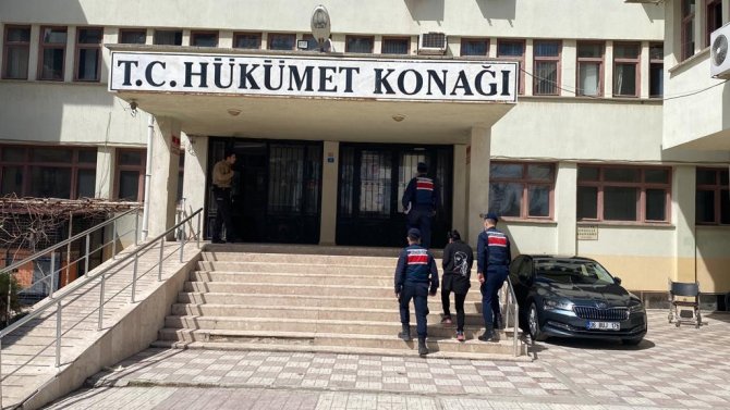 Yaşlıları Uyutup Soyan Kadın Battaniyenin İçinden Çıktı