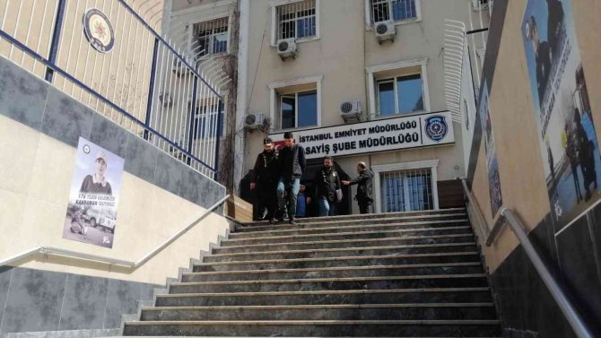İ̇stanbul’da 14 Ev Soyan Hırsızlar Yakalandı
