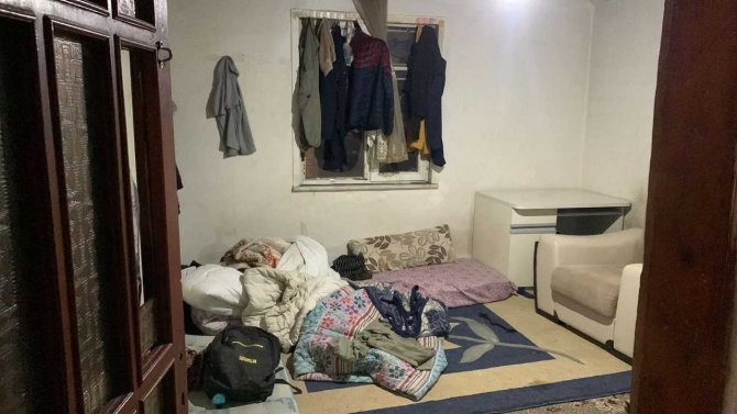 Esenyurt’ta ’Şok Evleri’nde 43 Kaçak Göçmen Yakalandı