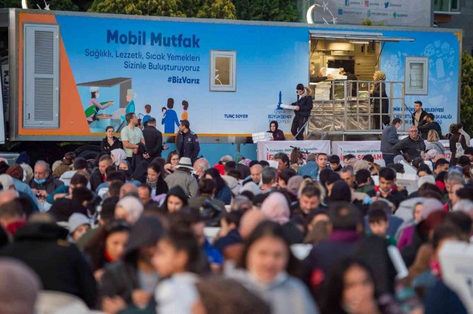 İ̇zmir Sofrası Kuruldu