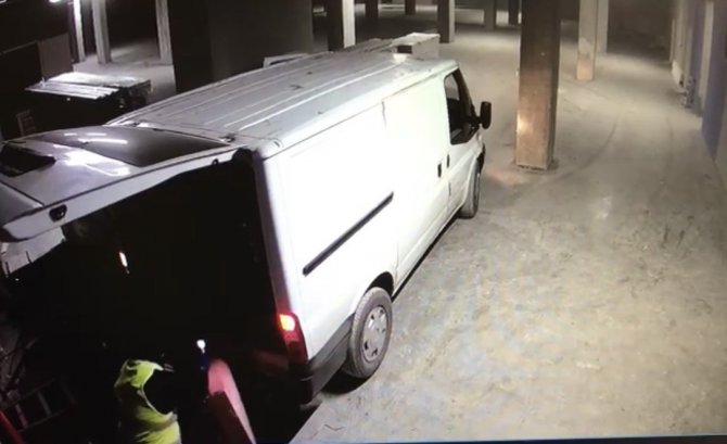 İ̇stanbul’da Şantiye Soygunu Kamerada: İ̇nşaat Alanından 200 Bin Liralık Kablo Çaldılar