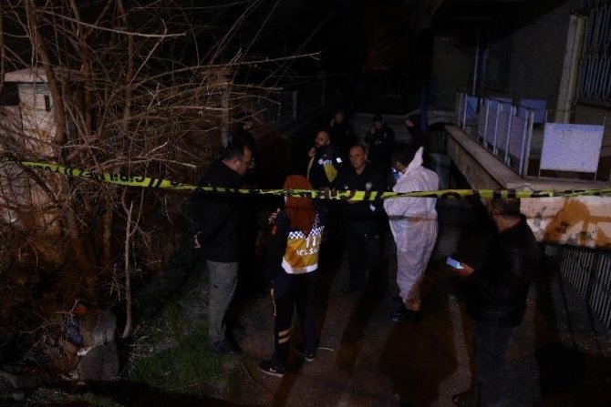 Boğazını Keserek Öldürdükleri Şahsı Yakan Zanlılar Yakalandı
